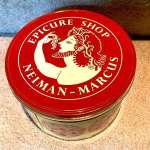 NEIMAN MARCUS Epicure Shop vintage cookie tin. Originally held NM famous cookies